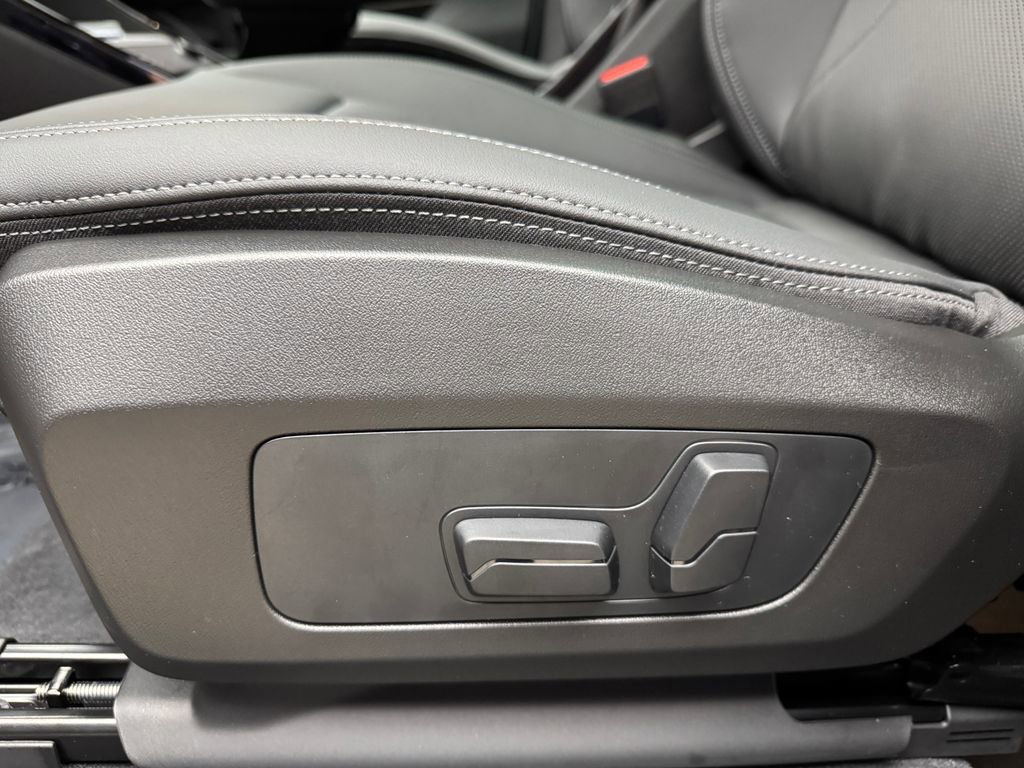 New 2026 BMW X2 xDrive28i w/ Technology Package image 10