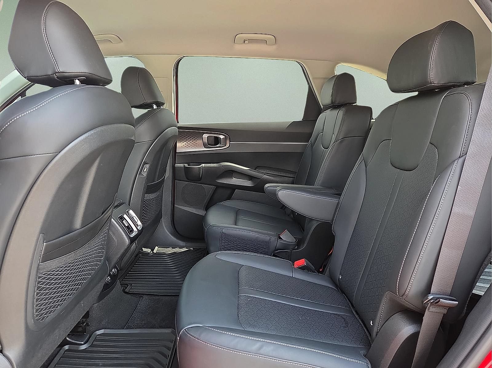 Used 2023 Kia Sorento EX AWD/4WD image 10