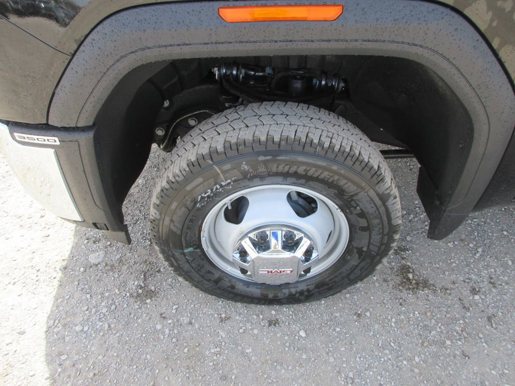 New 2026 GMC Sierra 3500 SLT w/ SLT Convenience Package image 11