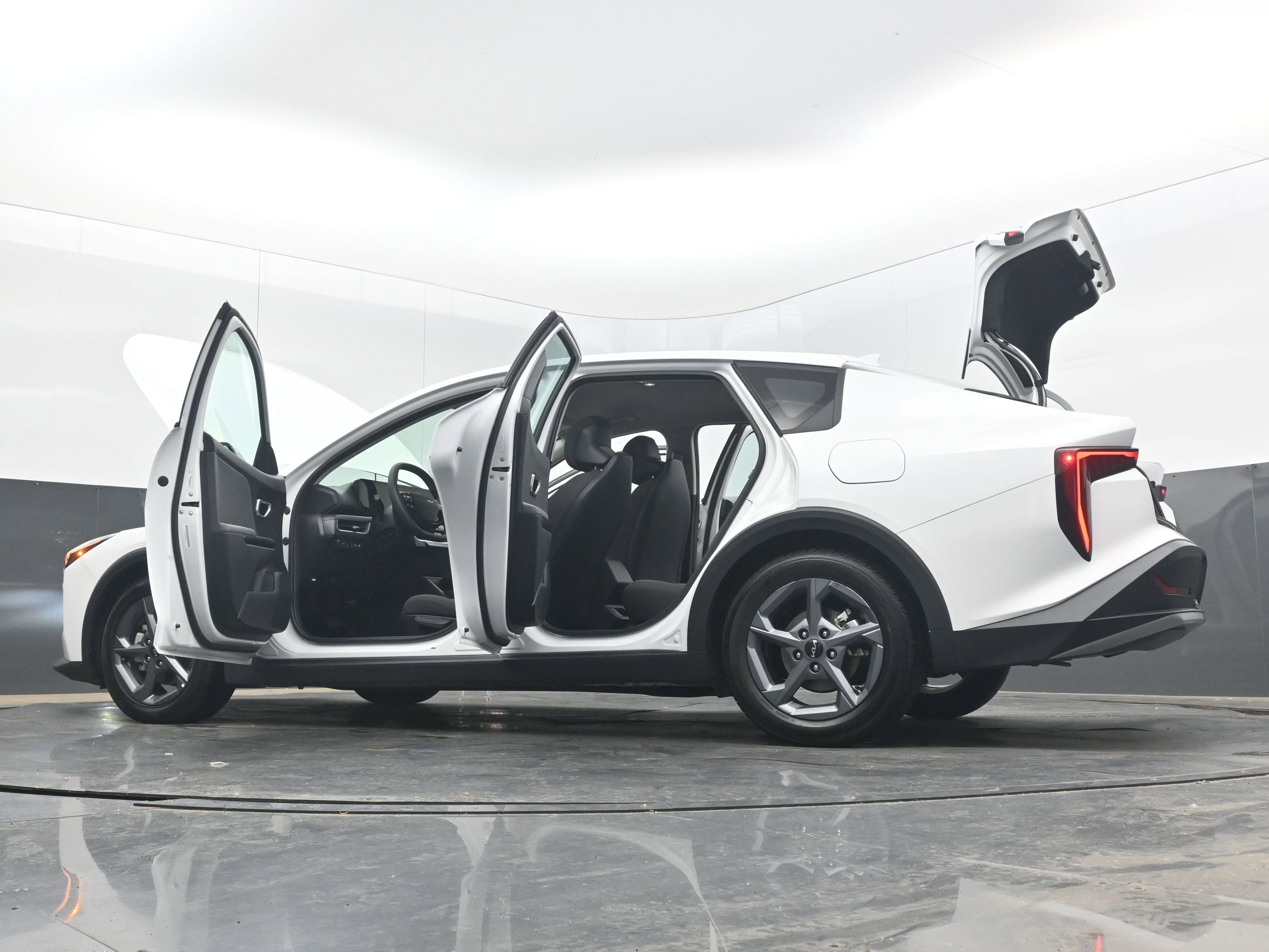 Used 2025 Kia K4 FWD image 43