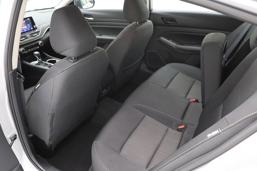 Used 2024 Nissan Altima 2.5 SV image 11