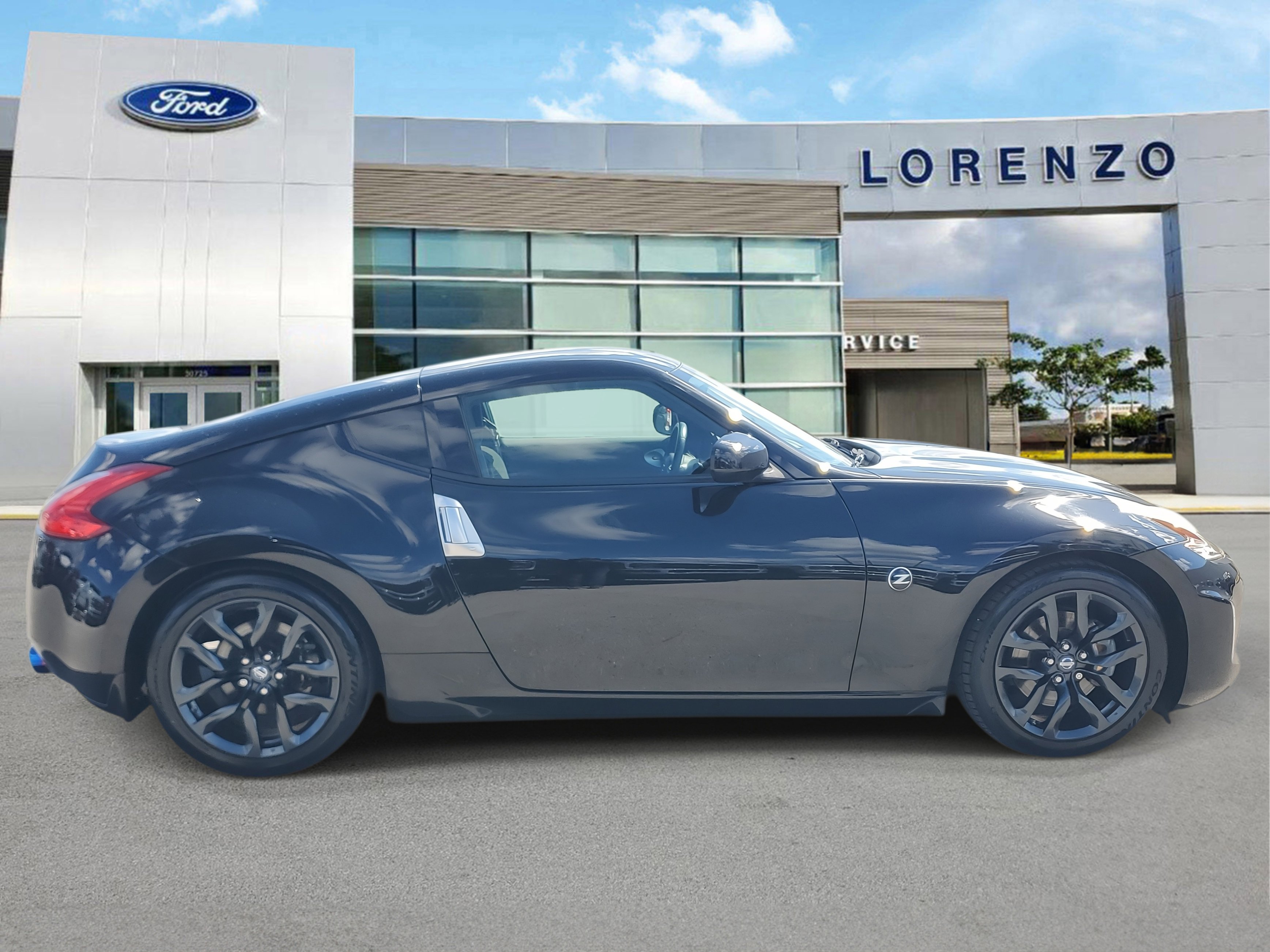 Used 2016 Nissan 370Z Coupe image 4