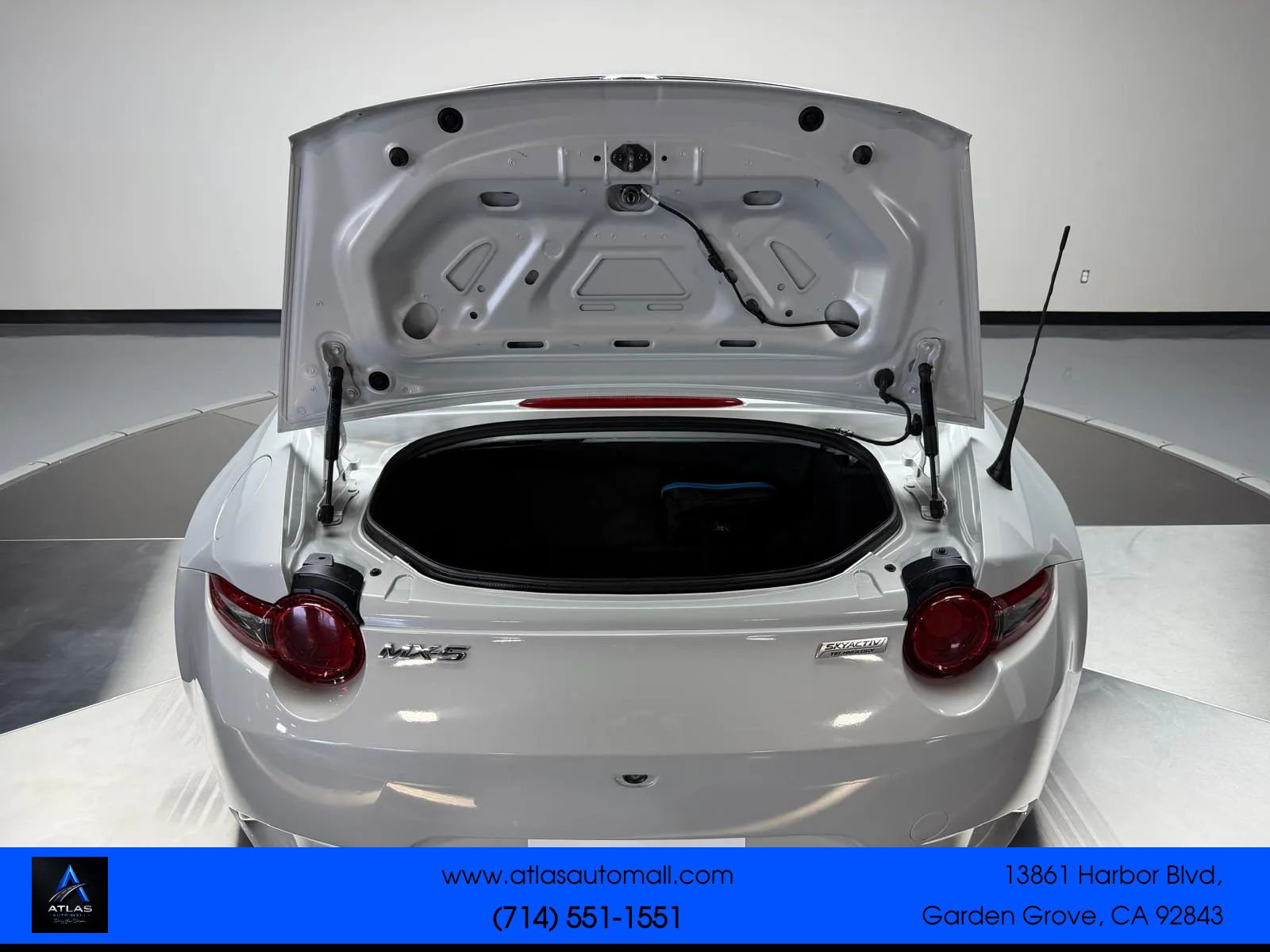Used 2019 MAZDA MX-5 Miata Club RWD image 11