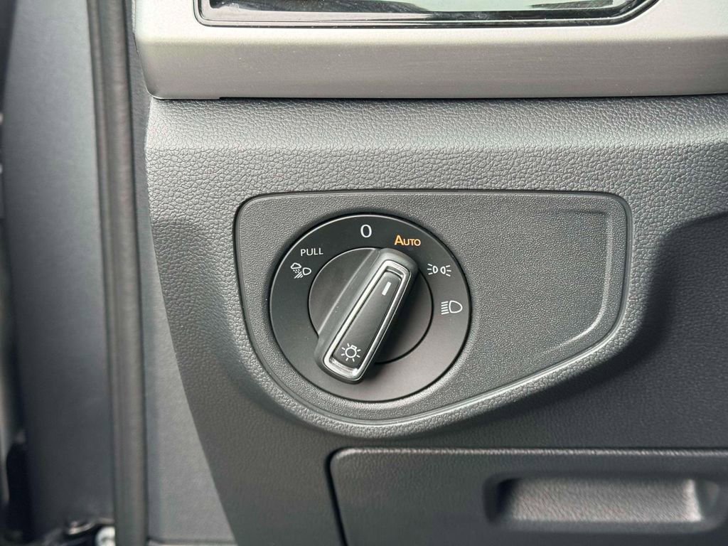 Used 2023 Volkswagen Atlas SE AWD/4WD image 18