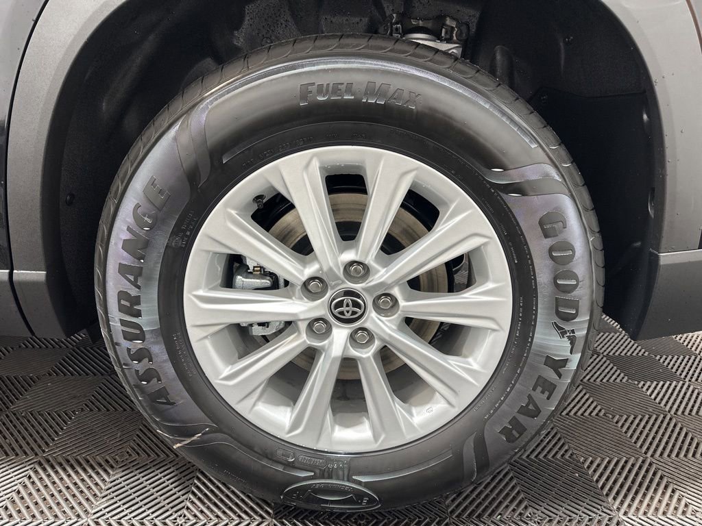 Used 2026 Toyota Grand Highlander XLE image 32