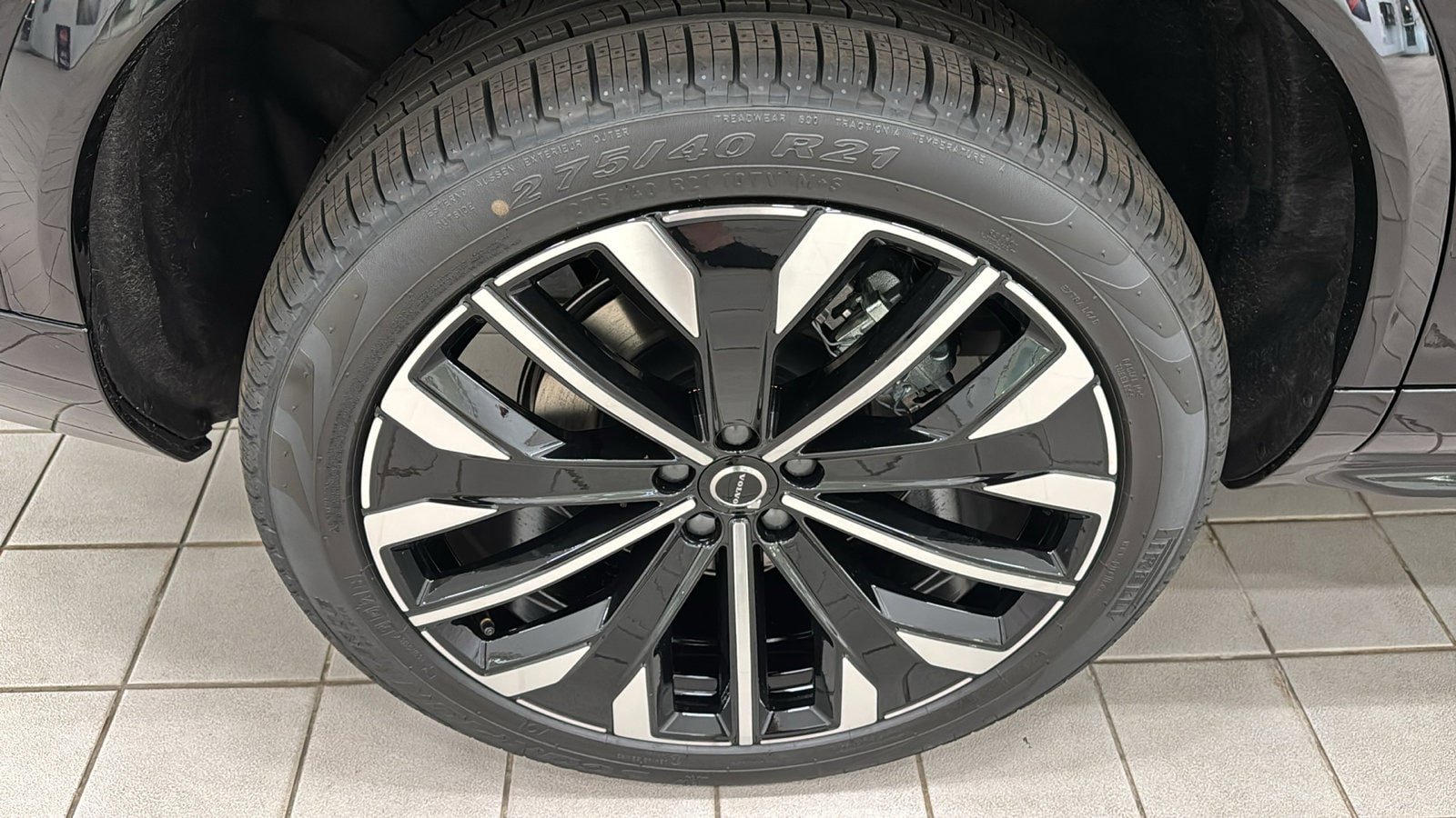 New 2026 Volvo XC90 B6 Plus w/ Protection Package Premier image 32
