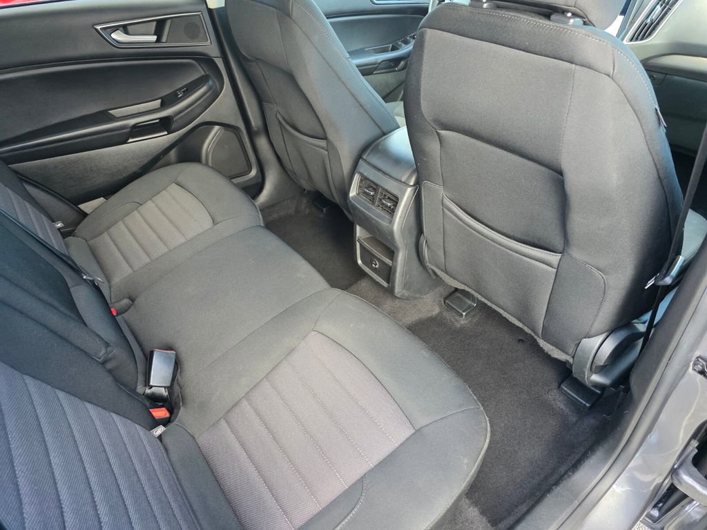 Used 2022 Ford Edge SE image 29