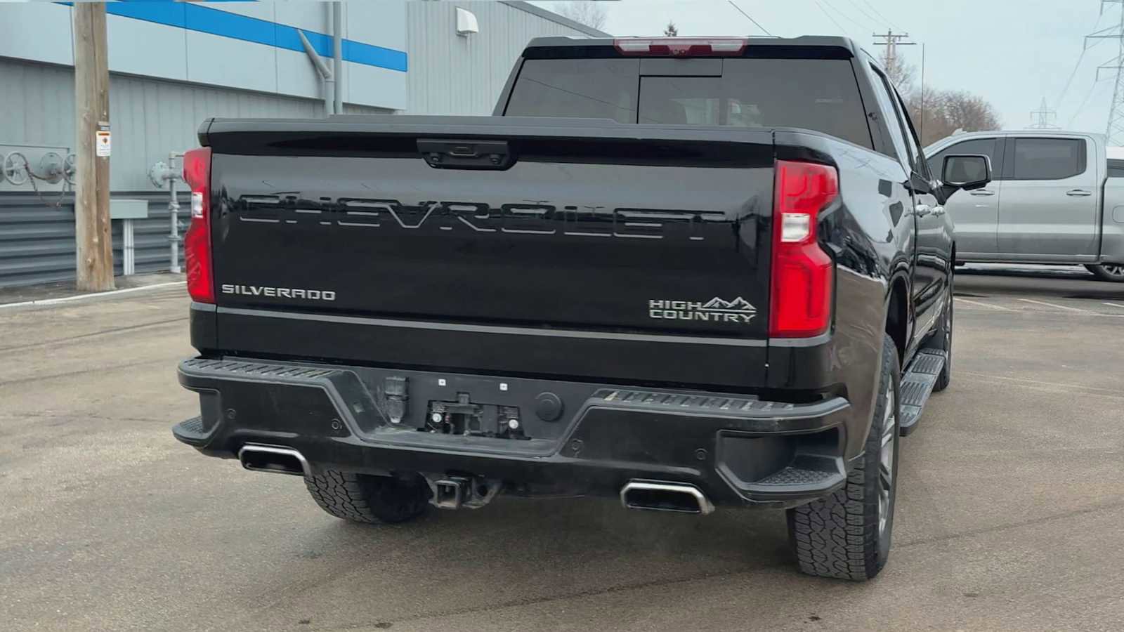 Certified 2022 Chevrolet Silverado 1500 High Country w/ Technology Package image 3