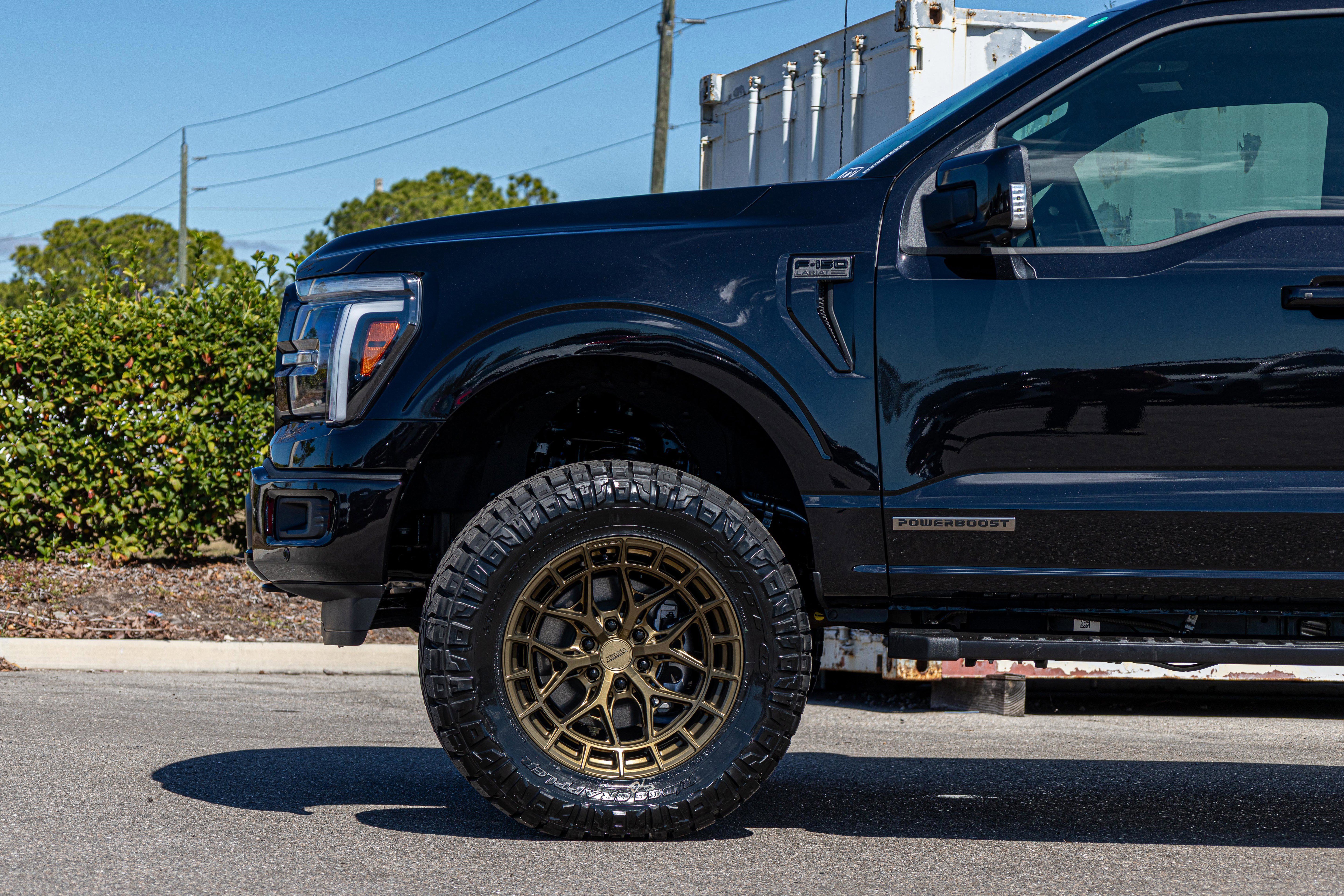 New 2025 Ford F150 Lariat w/ Equipment Group 502A High image 37