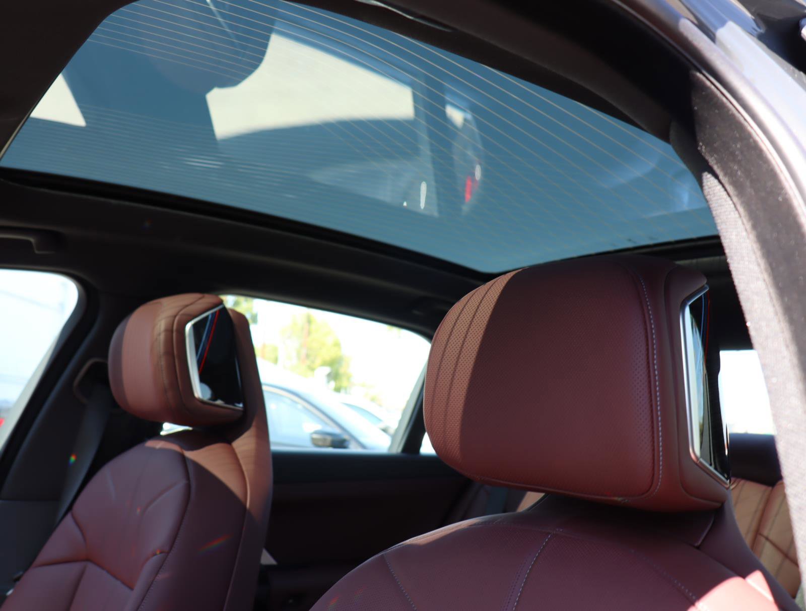 New 2026 BMW 740i w/ Premium Package image 24