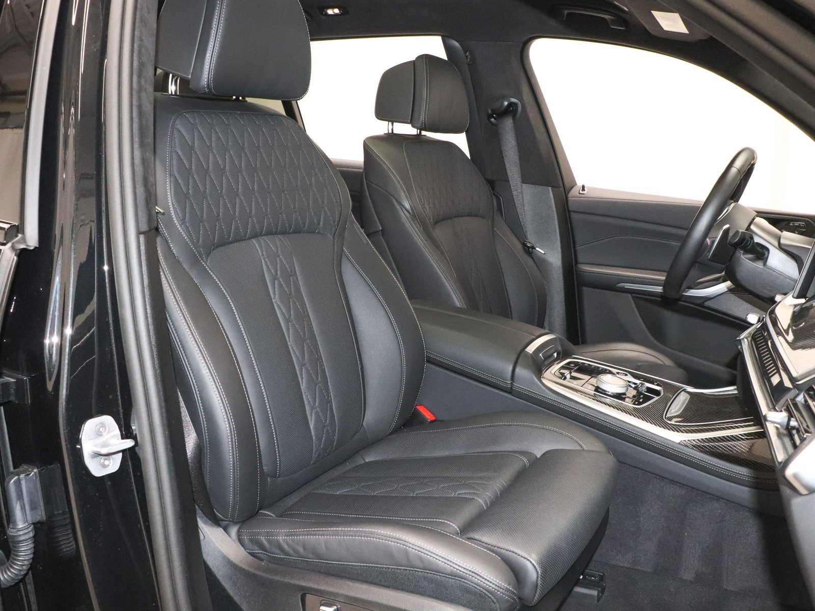 Used 2026 BMW X7 M60i image 26