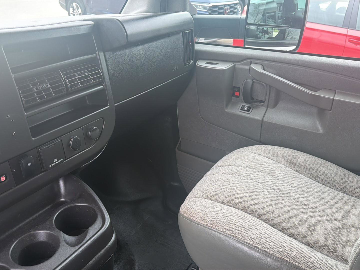 Used 2022 GMC Savana 3500 w/ Power Convenience Package RWD image 15