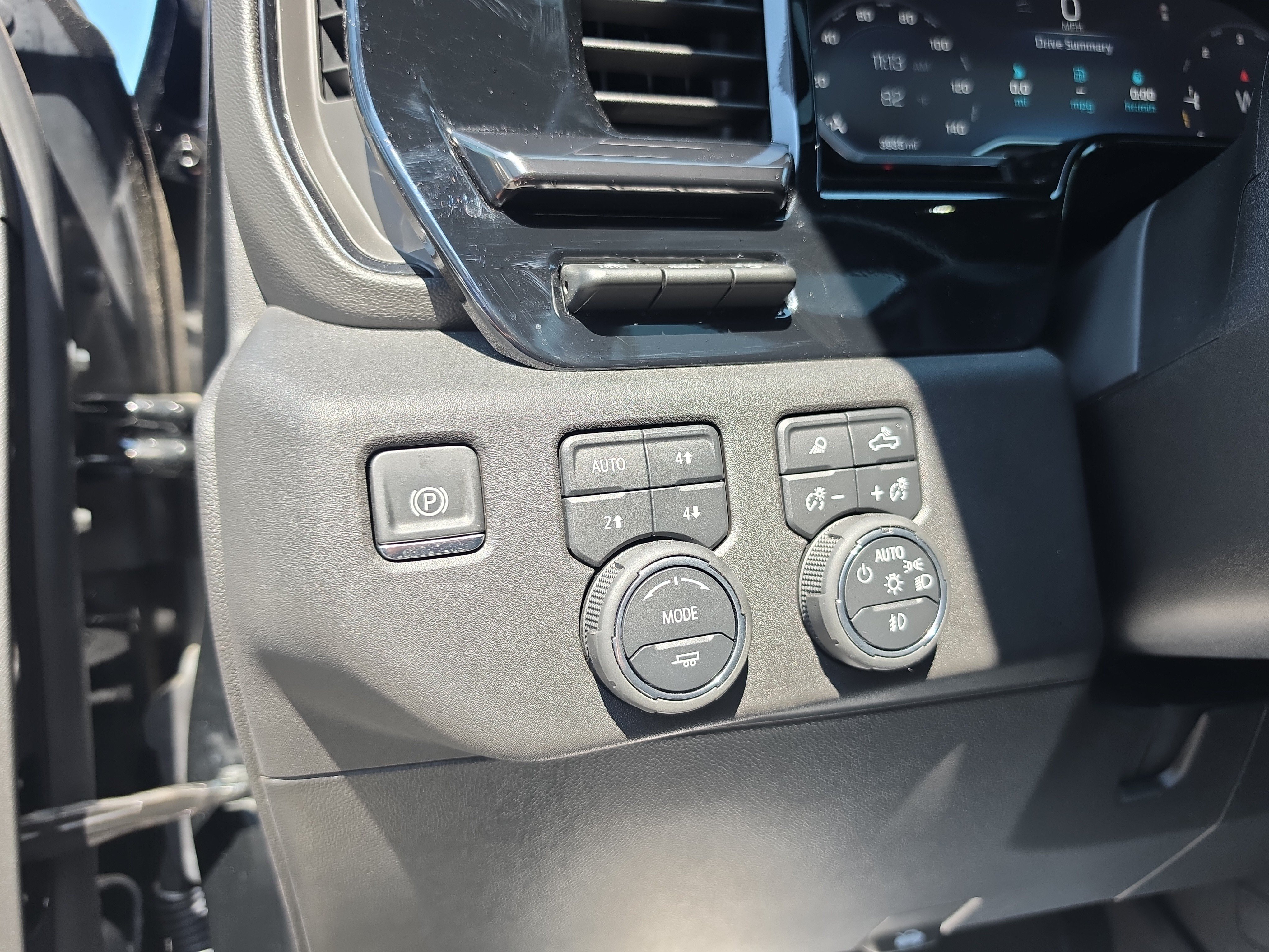 Used 2025 Chevrolet Silverado 2500 ZR2 w/ Technology Package AWD/4WD image 21