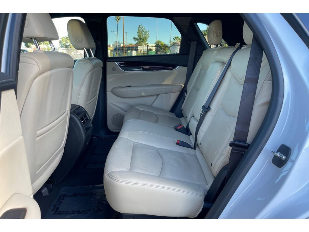 Used 2017 Cadillac XT5 Luxury w/ Driver Awareness Package image 15