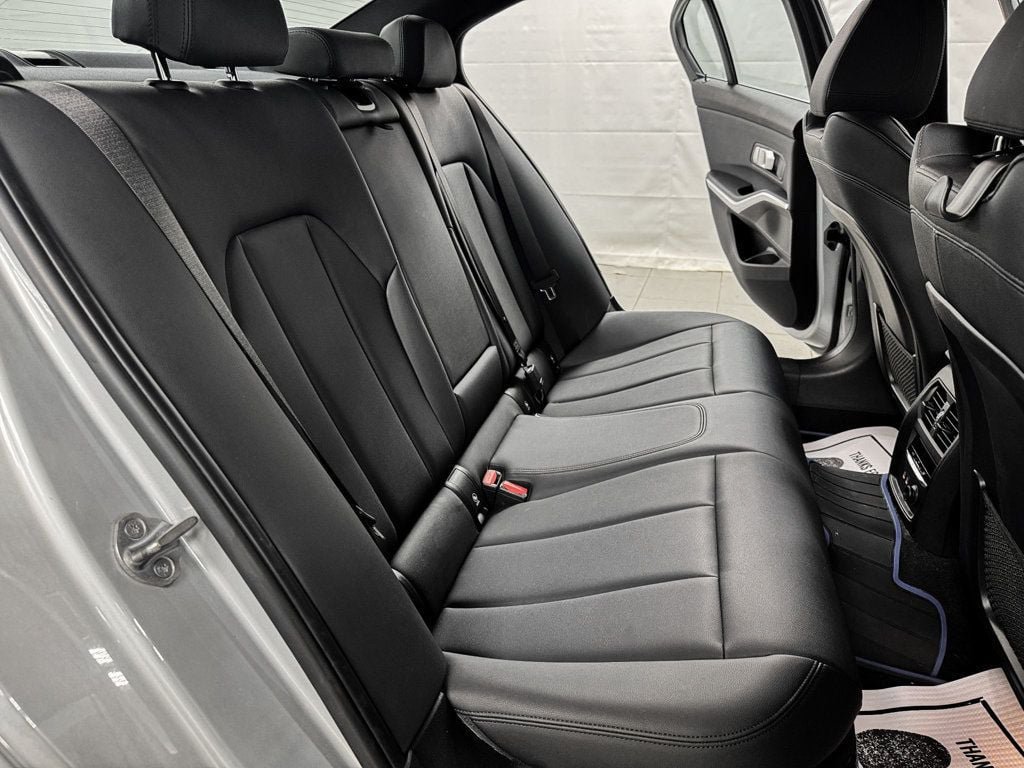 Used 2019 BMW 330i xDrive Sedan w/ Convenience Package AWD/4WD image 10