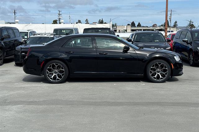 Used 2018 Chrysler 300 S w/ 300S Premium Group 2 image 4