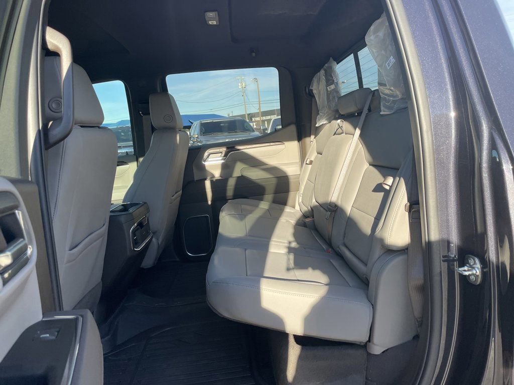New 2026 GMC Sierra 1500 SLT image 25