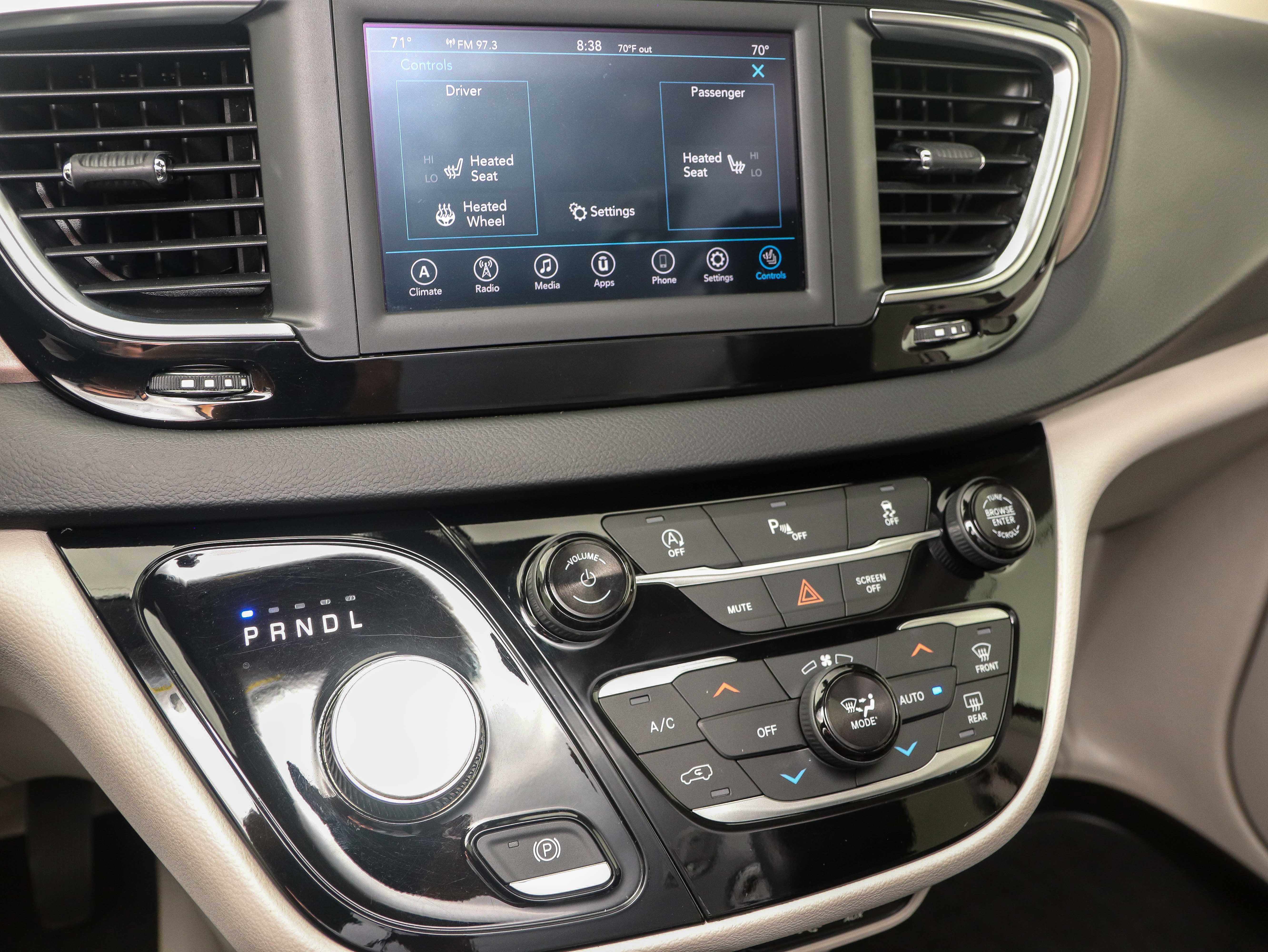 Used 2019 Chrysler Pacifica Touring-L image 23