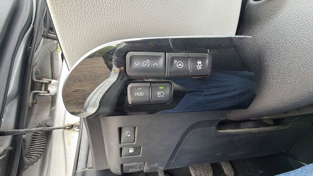 Used 2018 Toyota Prius Prime Advanced FWD image 22