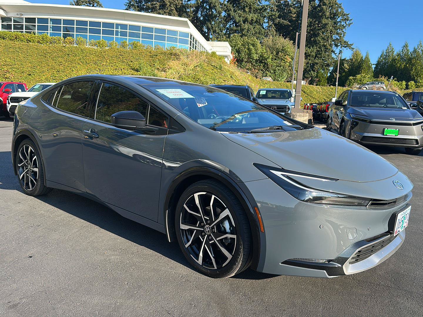 Used 2024 Toyota Prius Prime FWD image 4