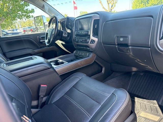 Used 2018 GMC Sierra 2500 Denali w/ Duramax Plus Package AWD/4WD image 3