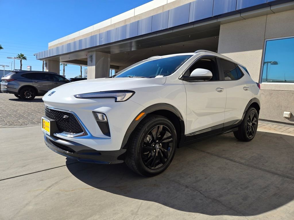 Used 2024 Buick Encore GX Sport Touring w/ Advanced Technology Package image 2