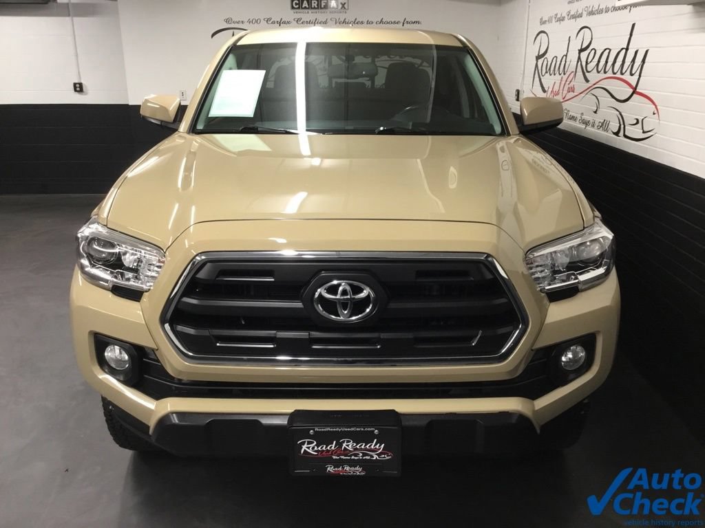 Used 2016 Toyota Tacoma SR5 w/ SR5 Appearance Package (SN) AWD/4WD image 4