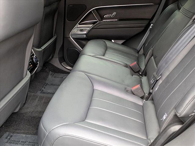 Used 2023 Land Rover Range Rover SE image 20