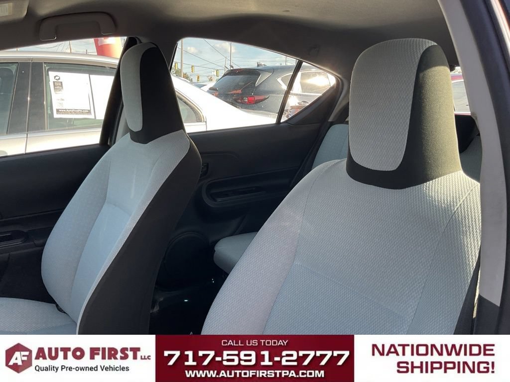 Used 2018 Toyota Prius C One FWD image 6