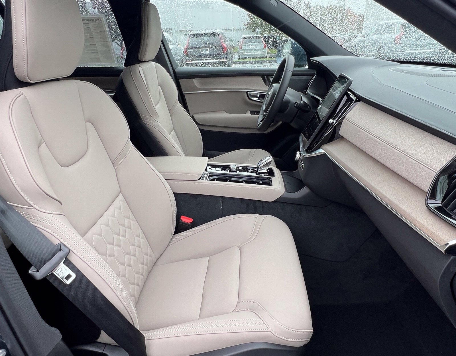 New 2026 Volvo XC90 T8 Plus w/ Protection Package Premier AWD/4WD image 20