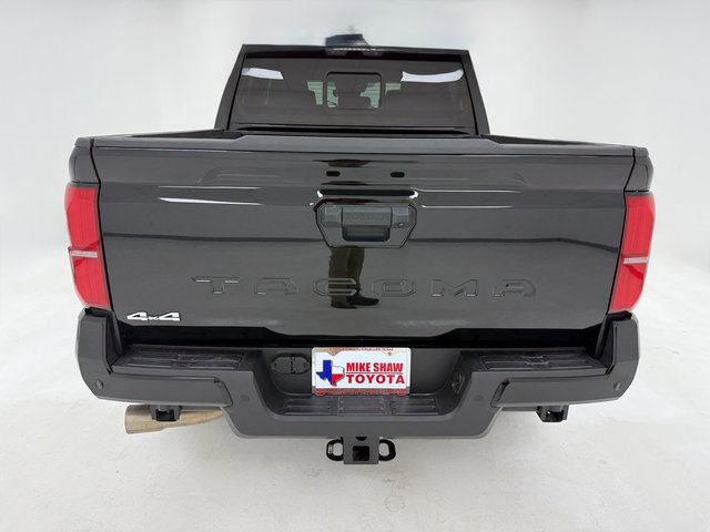 Used 2025 Toyota Tacoma SR5 w/ SR5 Upgrade Package image 39