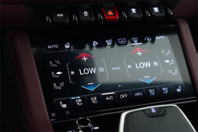 Used 2025 Lamborghini Urus SE image 58