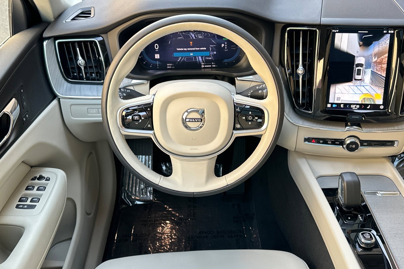 Certified 2025 Volvo XC60 T8 Plus w/ Protection Package Premier image 15