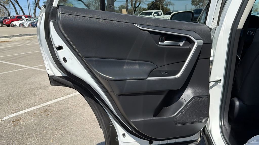 Certified 2025 Toyota RAV4 XLE image 33