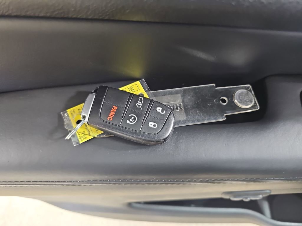 Used 2018 Jeep Grand Cherokee Overland image 40