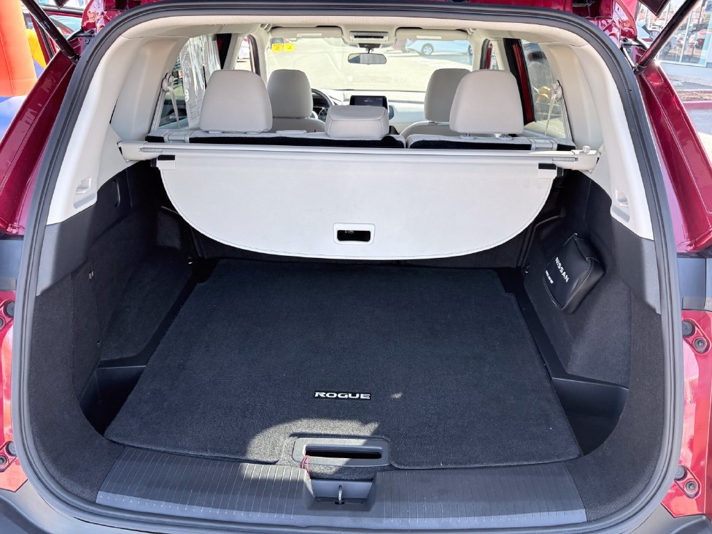Used 2023 Nissan Rogue SV FWD image 26