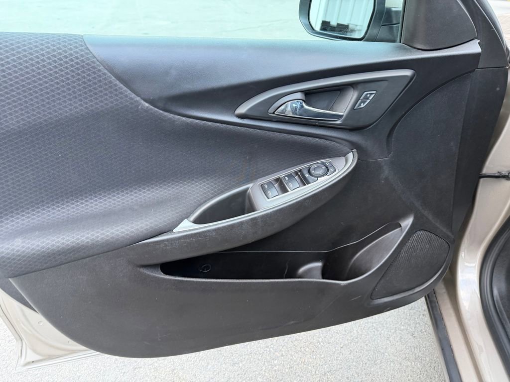 Used 2025 Chevrolet Malibu LT FWD image 13