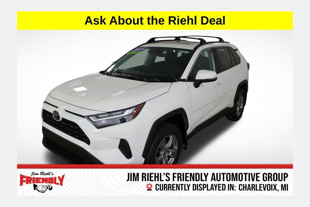 Used 2022 Toyota RAV4 XLE w/ Convenience Package image 1