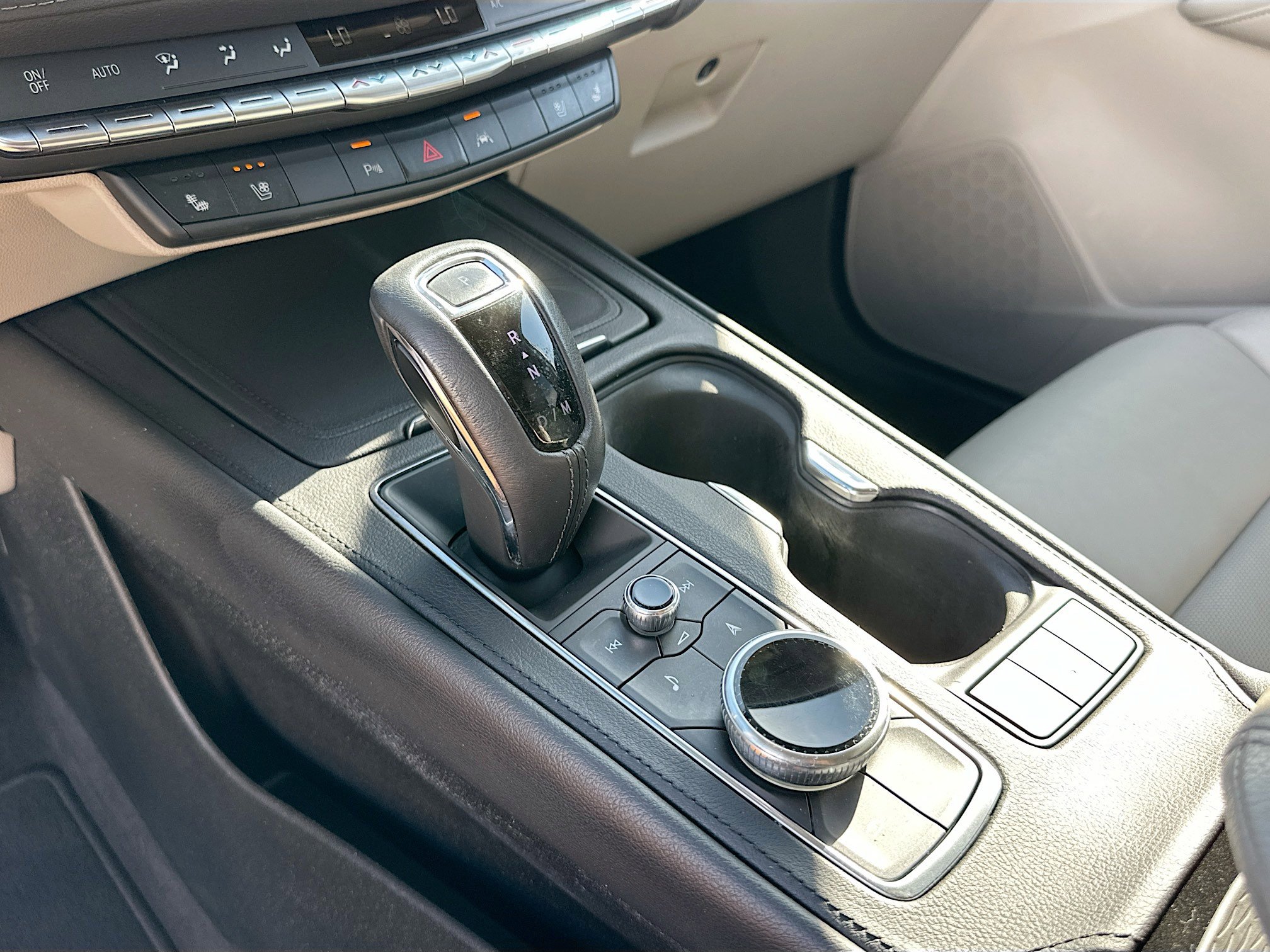 Used 2019 Cadillac XT4 Premium Luxury image 17