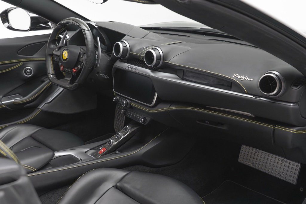 Used 2019 Ferrari Portofino image 21