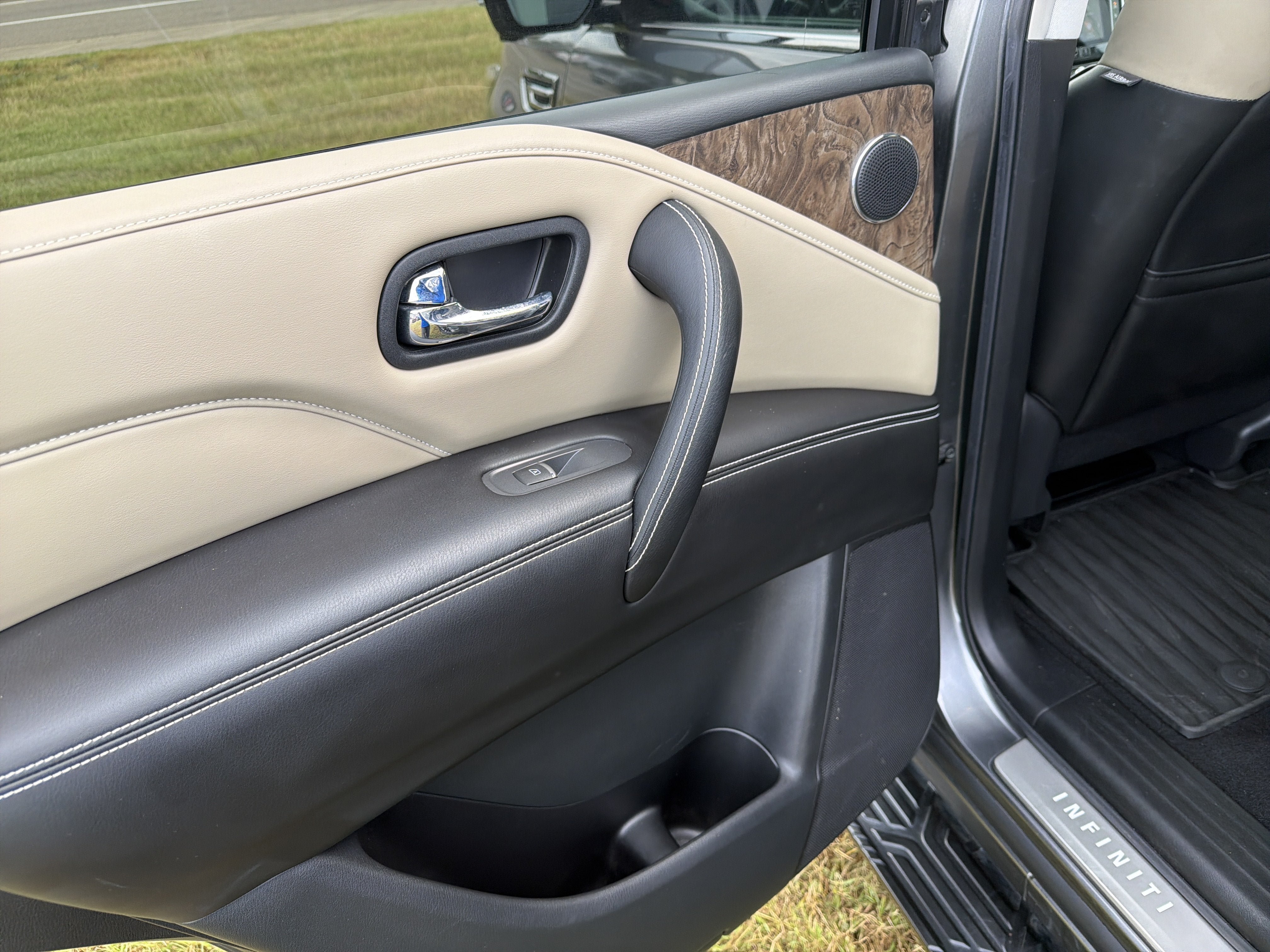 Used 2021 INFINITI QX80 Premium Select w/ Cargo Package RWD image 18