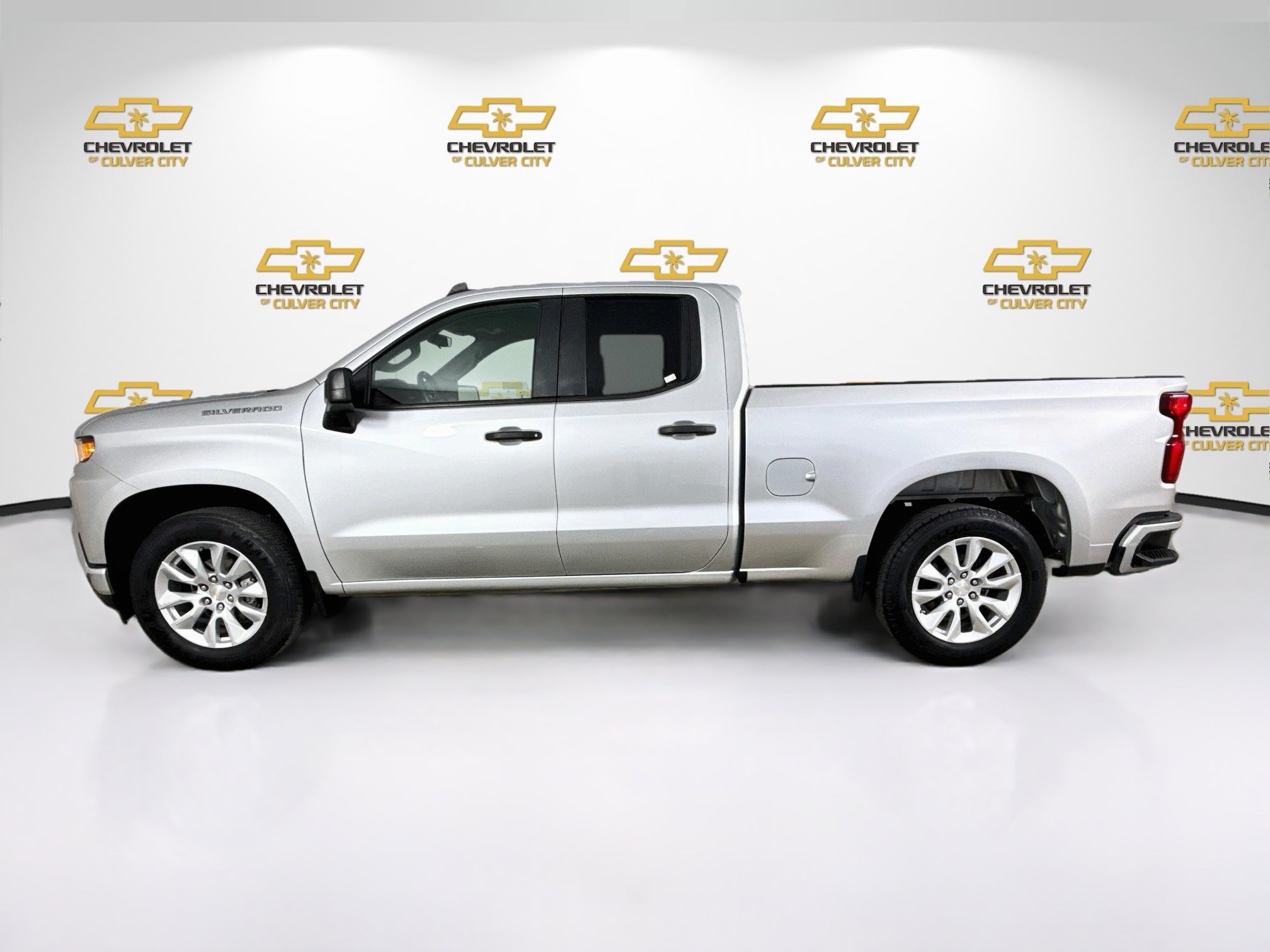 Used 2022 Chevrolet Silverado 1500 Custom RWD image 5