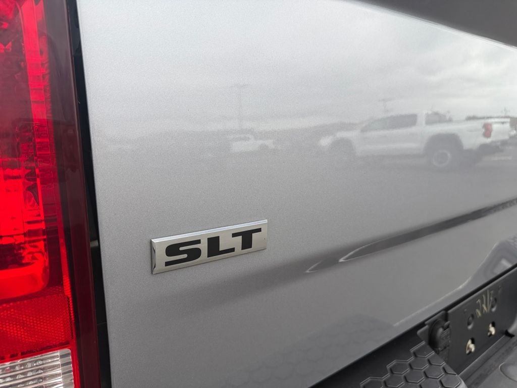 Used 2023 RAM 1500 Classic SLT AWD/4WD image 34