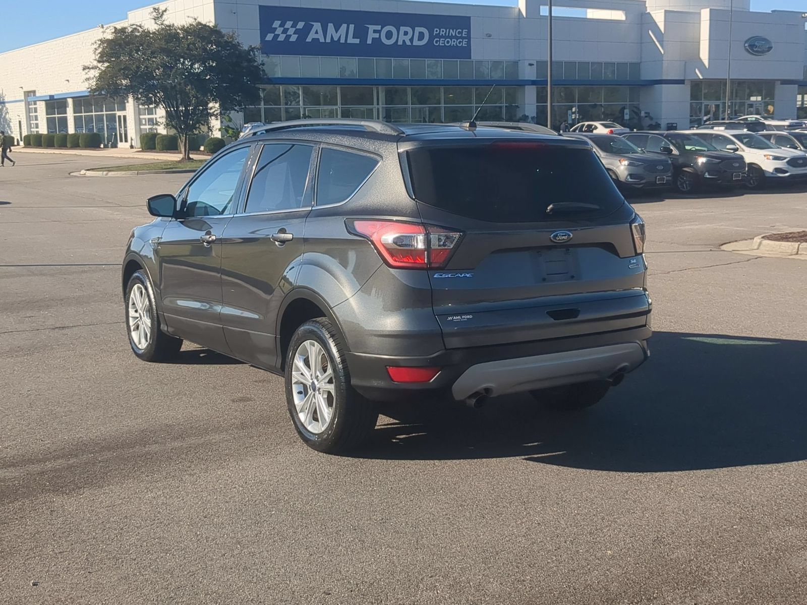 Used 2017 Ford Escape SE w/ Equipment Group 201A AWD/4WD image 5