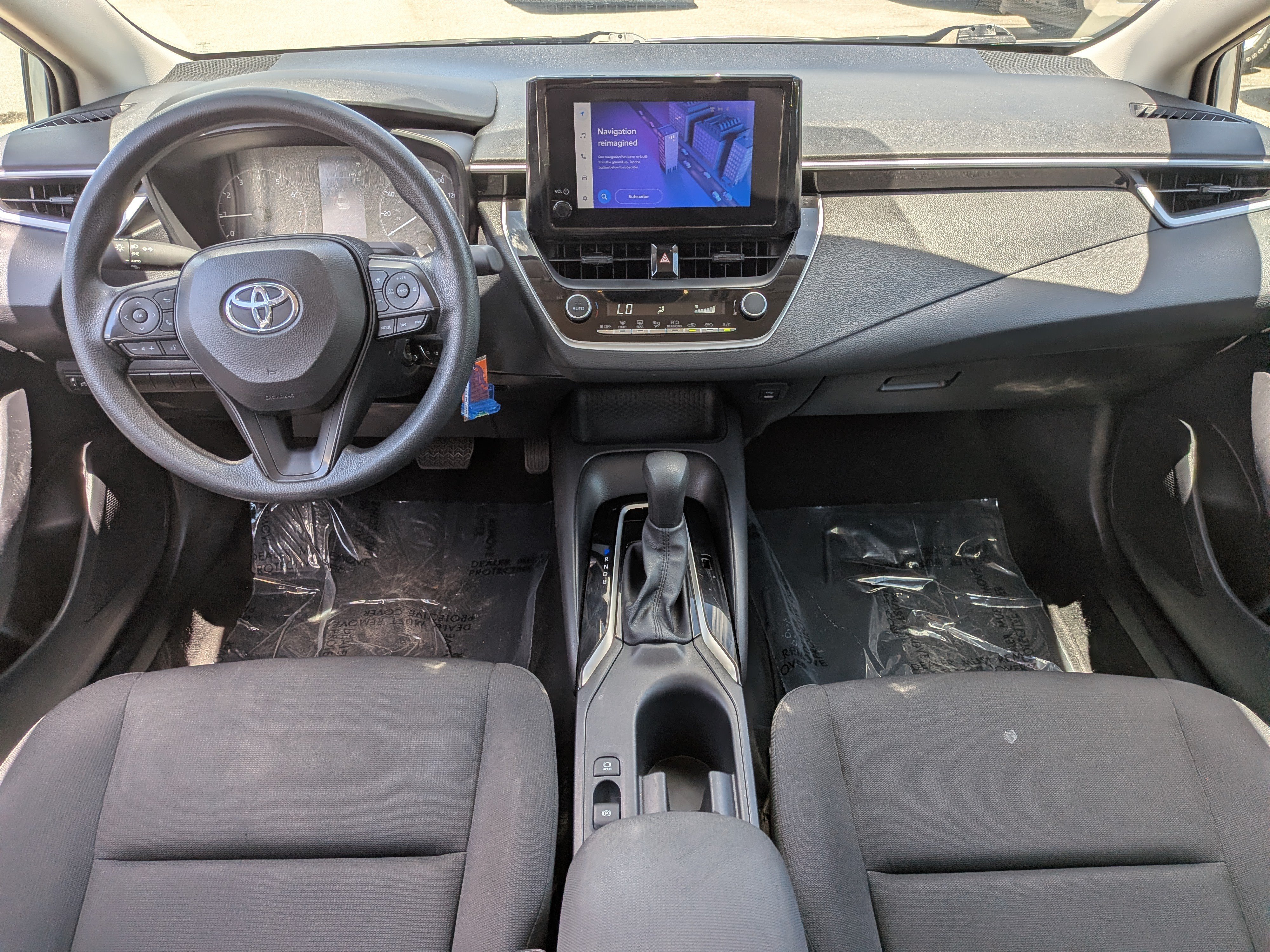 Used 2025 Toyota Corolla LE FWD image 15