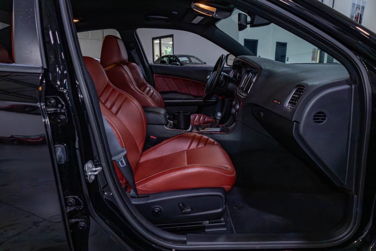 Used 2020 Dodge Charger Scat Pack RWD image 30