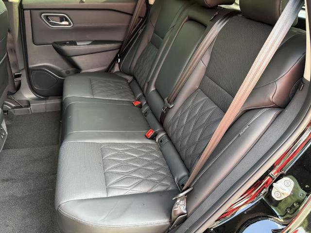 Certified 2025 Nissan Rogue Platinum w/ Platinum Premium Package FWD image 21