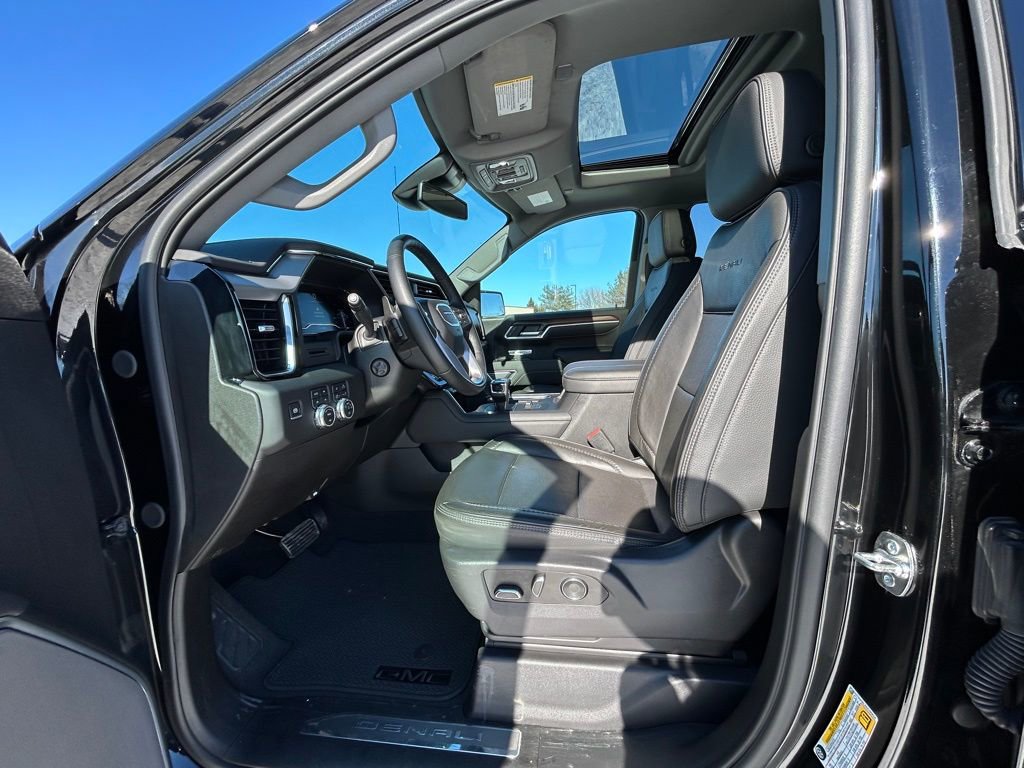 Used 2025 GMC Sierra 1500 Denali image 2