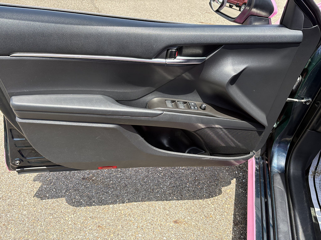 Used 2021 Toyota Camry LE FWD image 28