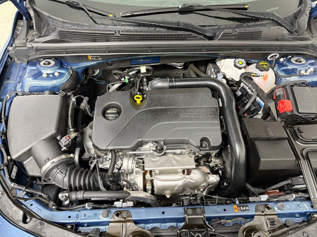 Used 2025 Chevrolet Malibu LS FWD image 28